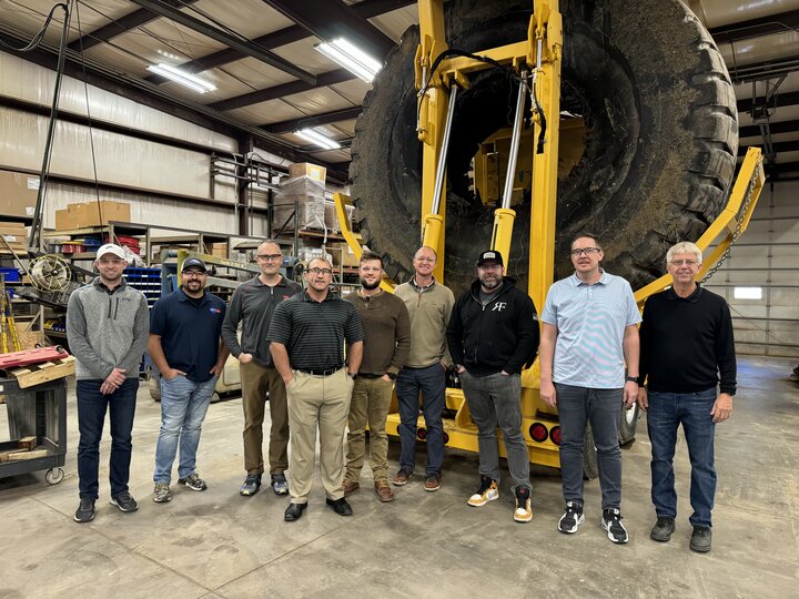 Manufacturing Peer Group photo