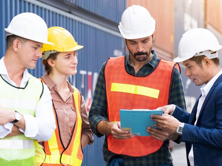 People discussing deliveries